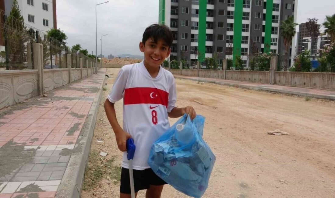Mersin’de 11 yaşındaki bir çocuk, “Takipçim kadar çöp topluyorum” başlığı