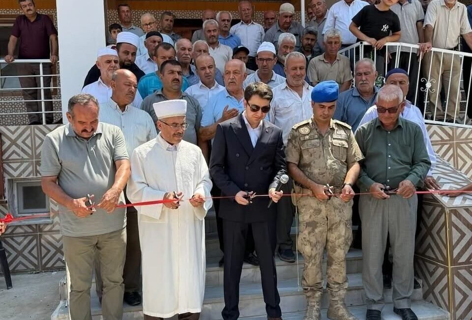 Hatay’ın Hassa ilçesinde 6 Şubat 2023 depremlerinde ağır hasar alarak