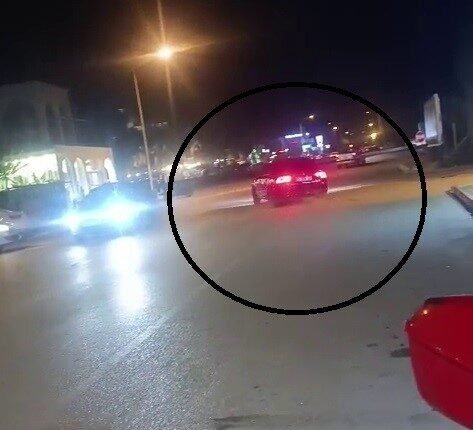 Hatay’da drift atarken cep telefonu kamerasıyla görüntülenen otomobil, bir süre