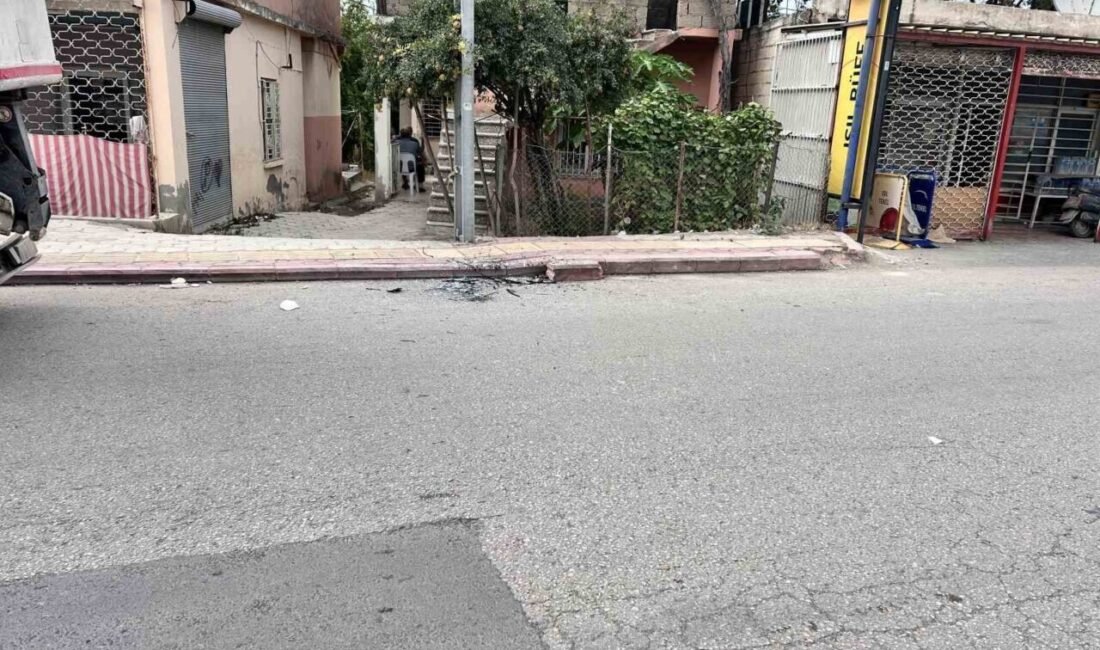 Hatay’ın İskenderun ilçesinde aşırı sıcaklar nedeniyle genleşen elektrik tellerinde meydana