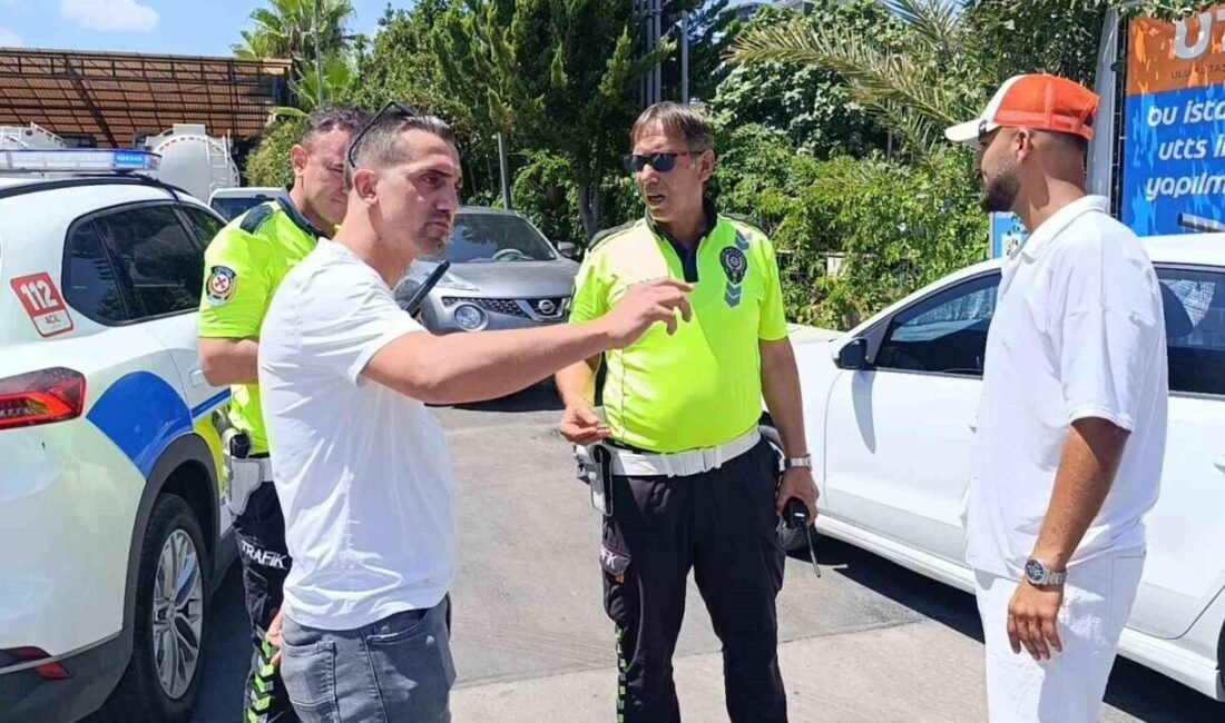 Antalya’da iki motosikletin birbirlerine sürtünmesi sonucu meydana gelen kazanın ardından