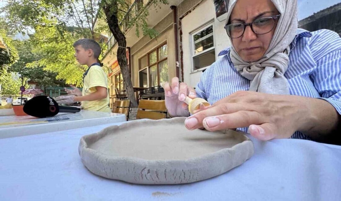 Seramik sanatçısı Gülcan Başak Gül, hayallerini gerçekleştirmek için memleketi Ormanaya