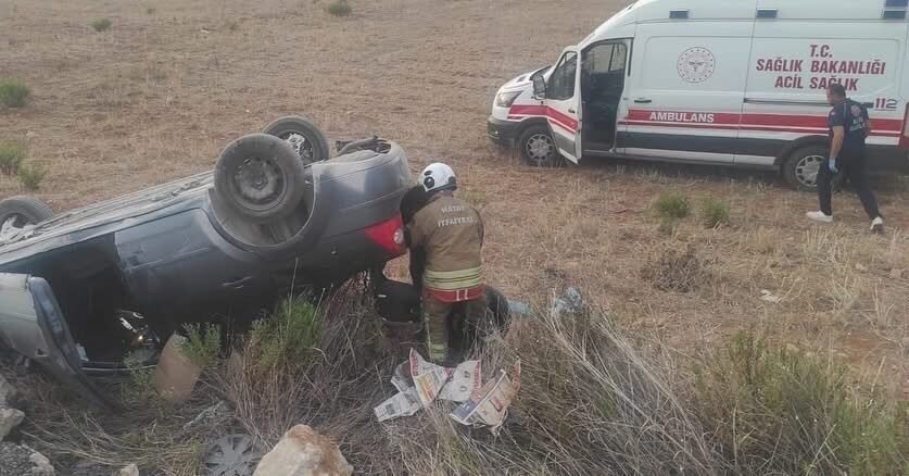 Hatay’ın İskenderun ilçesinde takla atarak ters dönen araçtaki 2 kişi