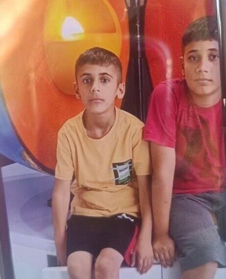 Mersin’in Tarsus ilçesinde baraj gölüne düşen kardeşlerden biri hayatını kaybetmiş,