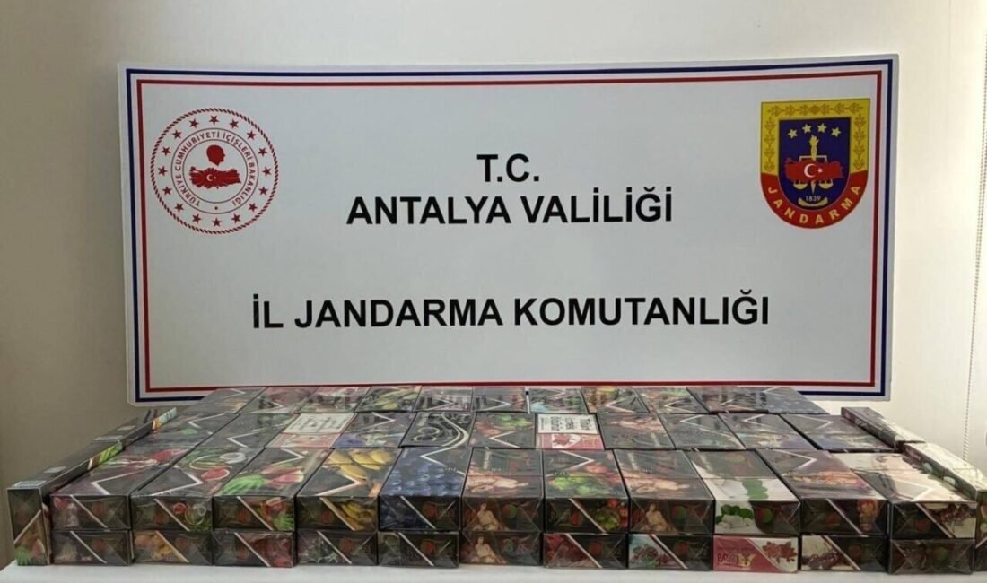 Antalya’nın Kaş ilçesindeki bir işletmede 22 kilo kaçak nargile tütünü