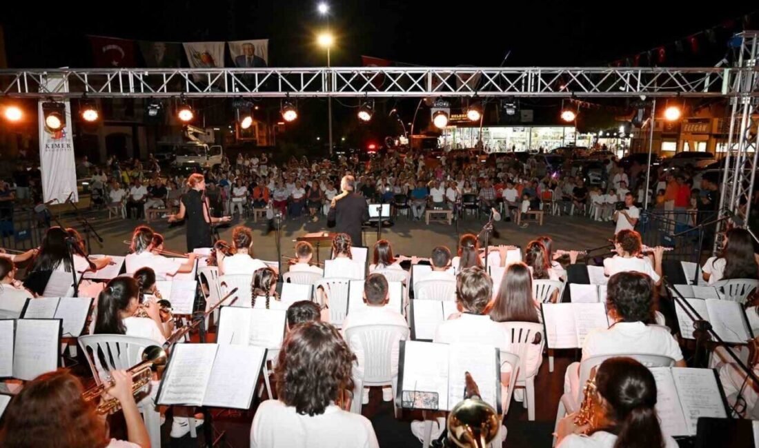 Kemer Belediye Başkanı Necati Topaloğlu öncülüğünde kurulan Kemer Belediyesi Gençlik