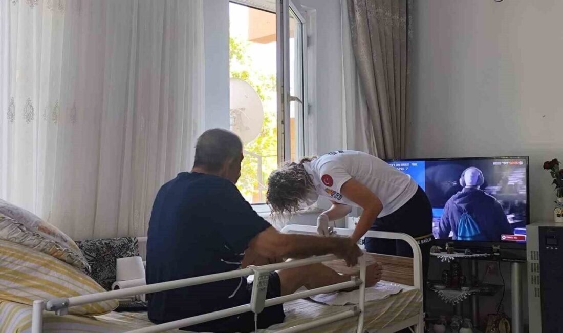 Kemer’de “Yaşlılarımız yalnız değildir” projesi başladı Kemer Belediyesi, sosyal belediyecilik projeleri kapsamında Kemer’de yaşayan 75 yaş