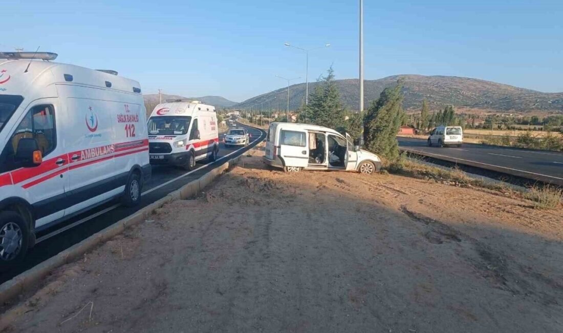 Isparta’nın Şarkikaraağaç ilçesinde sürücüsünün direksiyon hâkimiyetini kaybettiği hafif ticari araç,