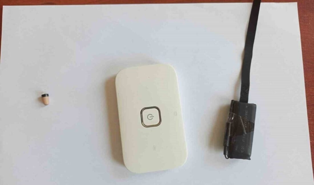 Hatay’da üzerindeki kopya düzeneğiyle ehliyet sınavına girmek isteyen şahıs polis