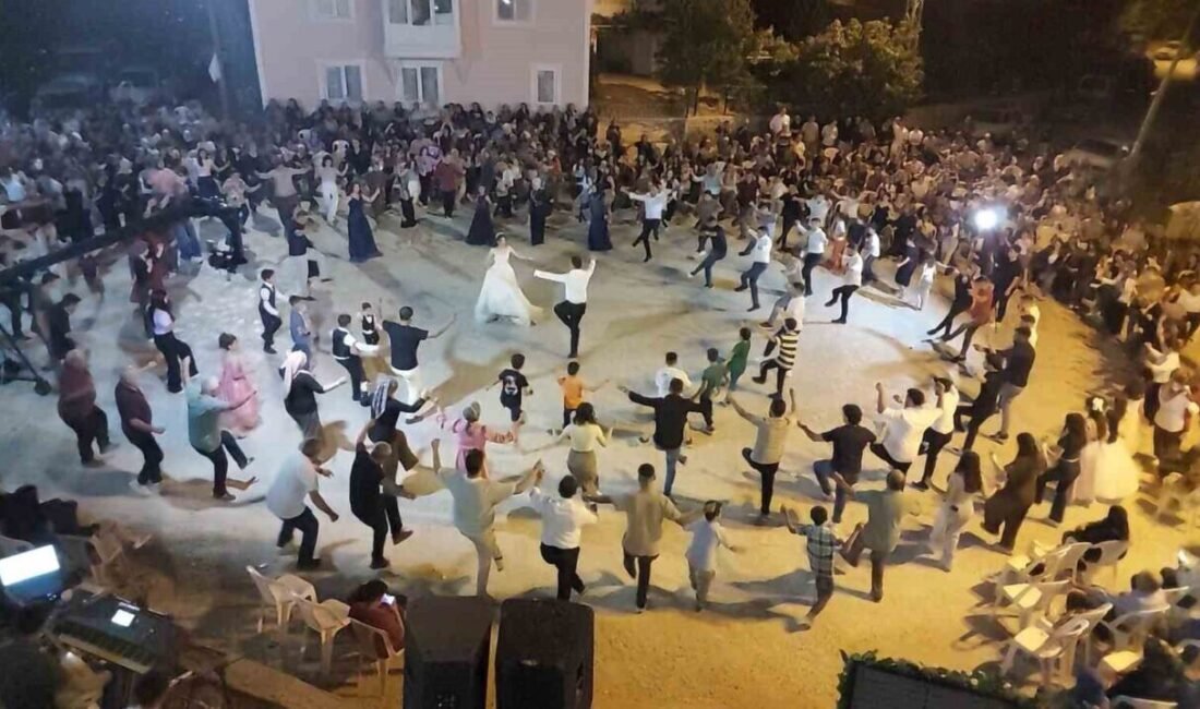 Burdur’un merkeze bağlı Aziziye köyünde, hafta sonu gerçekleşen düğün, adeta