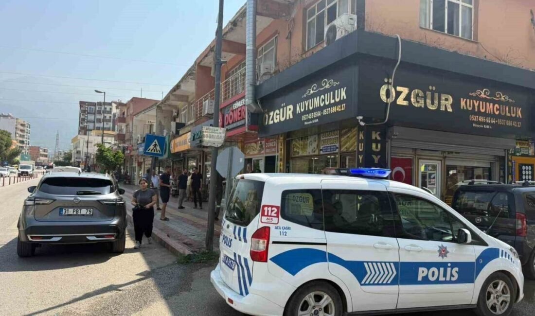 Hatay’da bir kuyumcuya gelerek soygun yapmaya çalışan 3 şahıs, iş