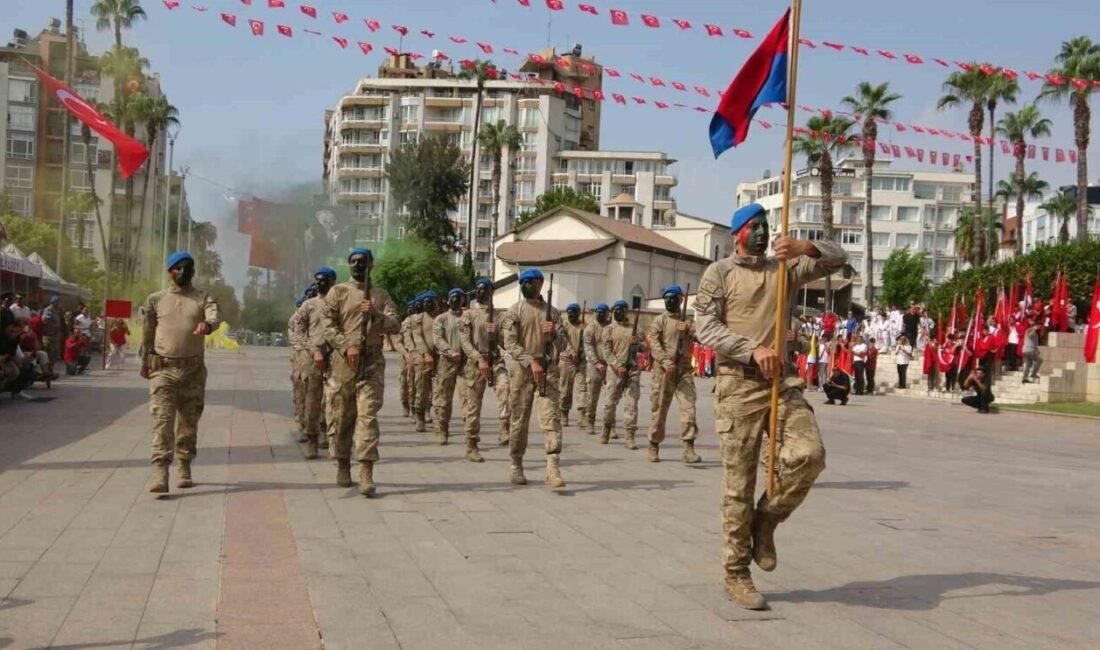 Mersin’de 30 Ağustos Zafer Bayramı’nın 103. yıl dönümü, çelenk sunumu,