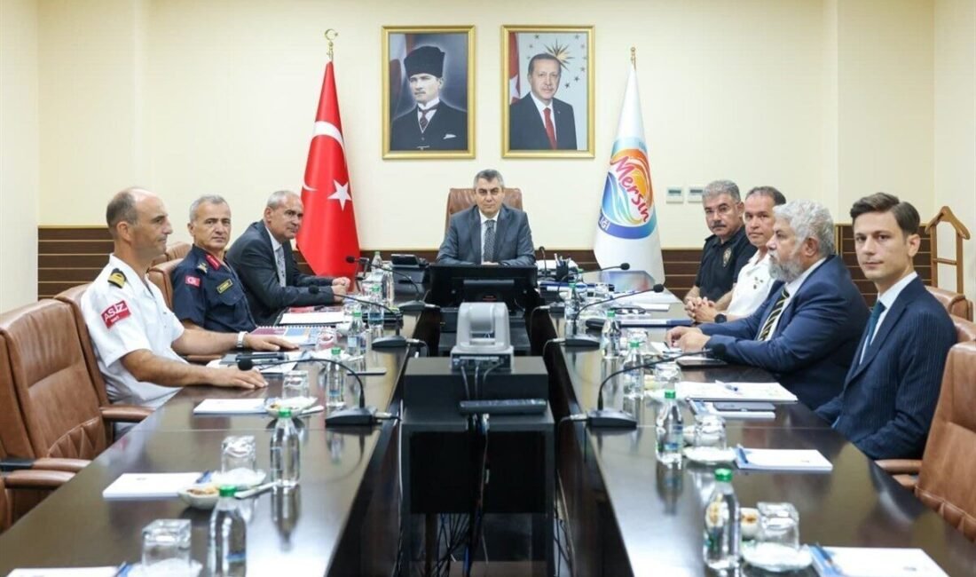 Mersin Valisi Atilla Toros başkanlığında düzenlenen Güvenlik ve Asayiş Değerlendirme