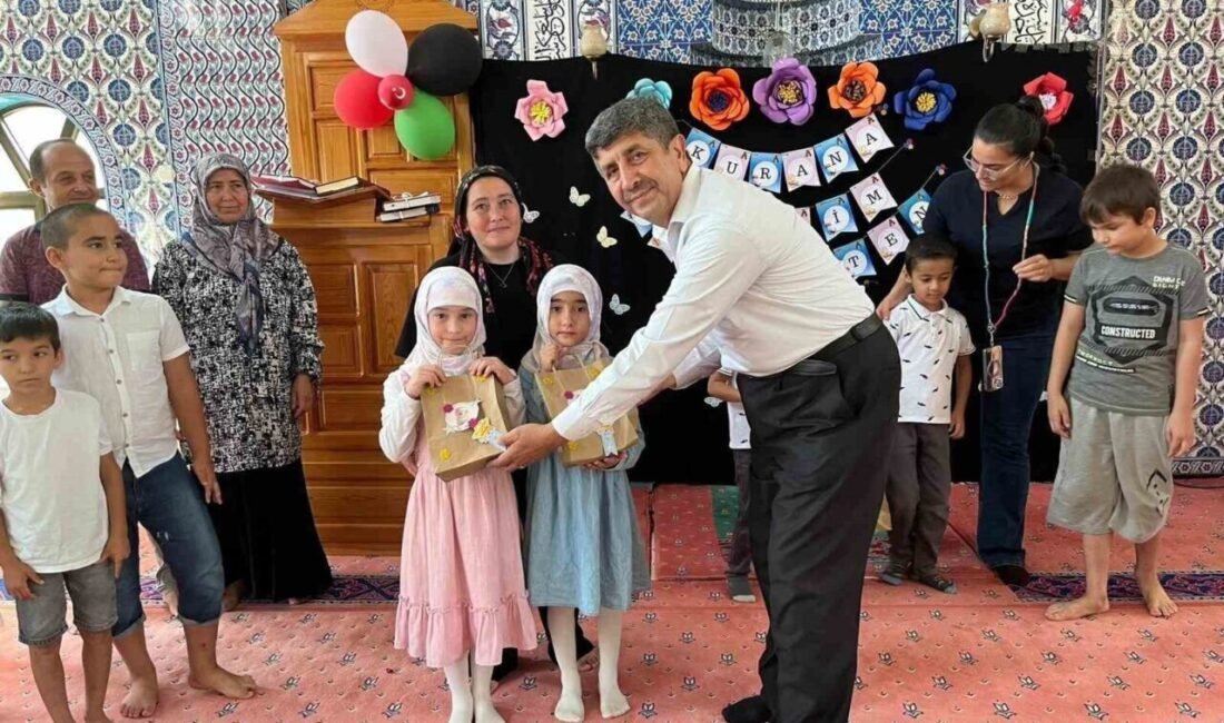 Mersin’in Anamur ilçesinde Tekeliler Camii Kur’an Kursunda eğitim gören öğrenciler,