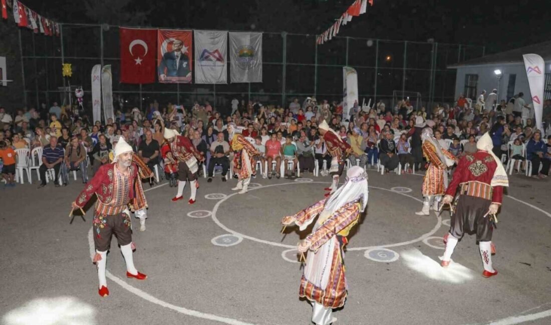 Mersin Büyükşehir Belediyesinin sanat ekipleri, yaylalardan sahillere uzanan yaz konserleriyle