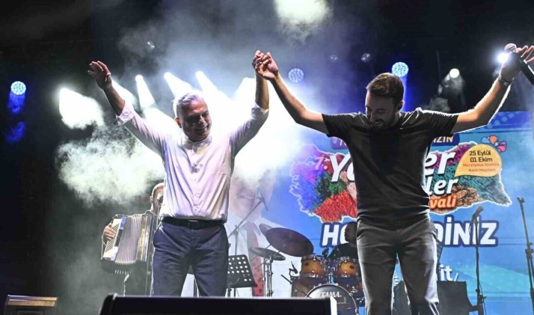 Antalya Muratpaşa Belediyesi’nin bu yıl 9’uncusunu düzenlediği ’Yöreler Renkler Festivali’,