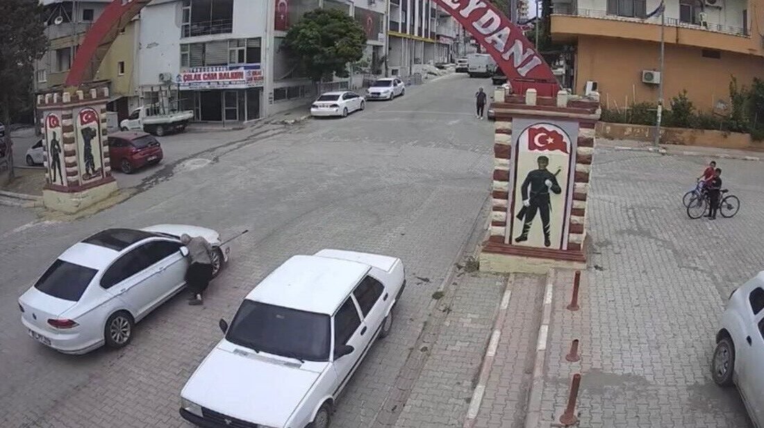 Osmaniye’de otomobil 54 yaşındaki görme engelli Bekir Önal’a çarptı. Kaza