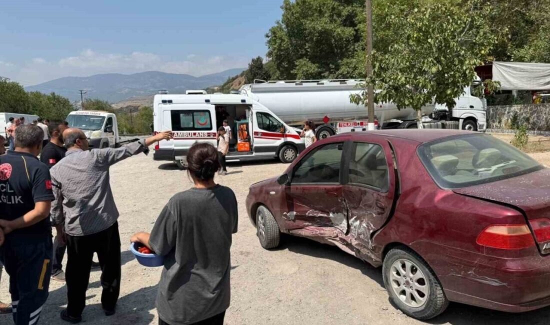 Osmaniye’de iki otomobilin karıştığı kazada 1 ağır 3 kişi yaralandı.