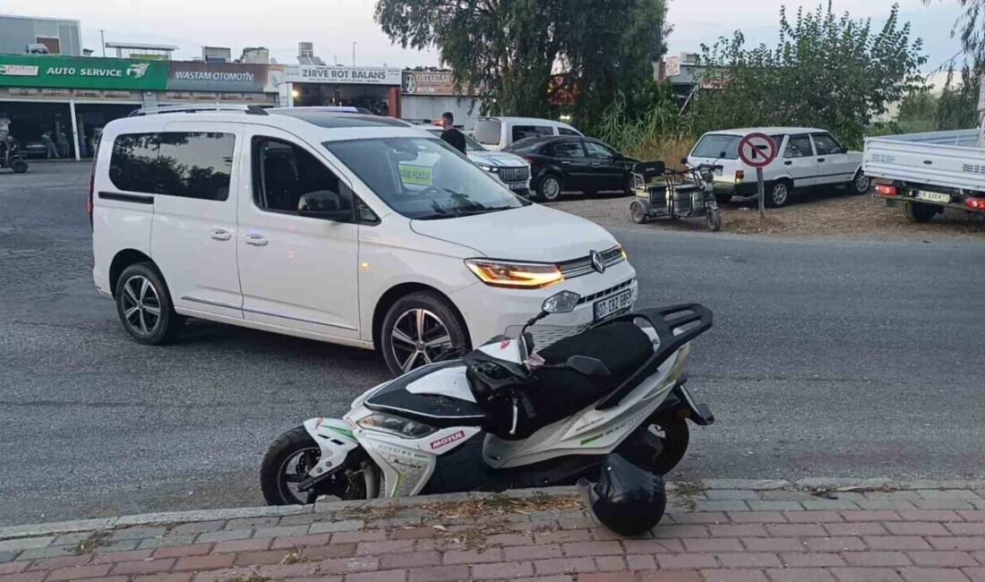 Antalya’nın Manavgat ilçesinde meydana gelen trafik kazasında yaralanmasına rağmen ambulansla