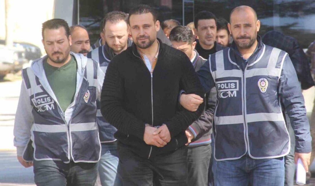 Ankara merkezli 23 ilde sahte diploma çetesine yönelik yapılan operasyonlarda