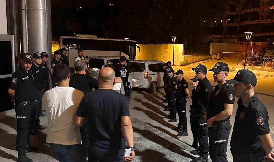 Hatay’da inşaat işçileri ile vatandaşlar arasında çıkan kavgaya karışan 4
