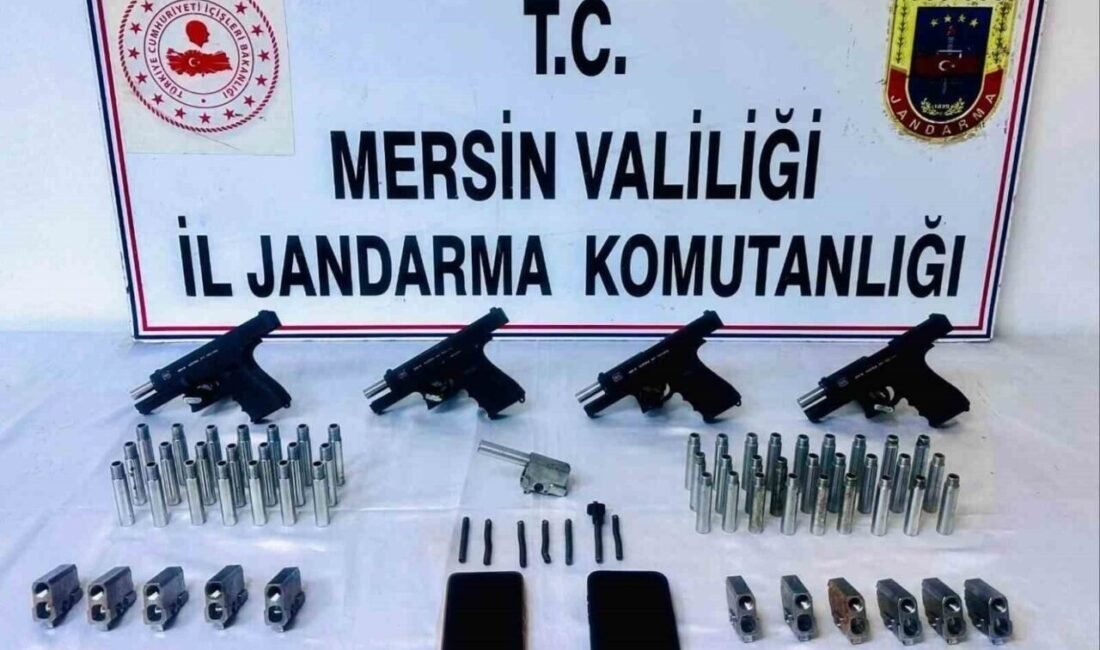 Suç örgütü lideri Adana’da yakalandı Mersin İl Jandarma Komutanlığı ekiplerince, silah ve mühimmat kaçakçılığı yaptığı