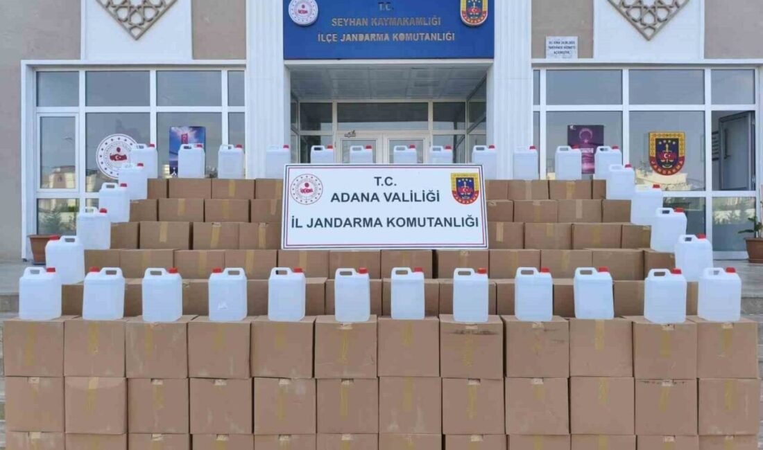 Adana’da jandarma ekipleri bir tırın dorsesinde 2 bin 920 litre