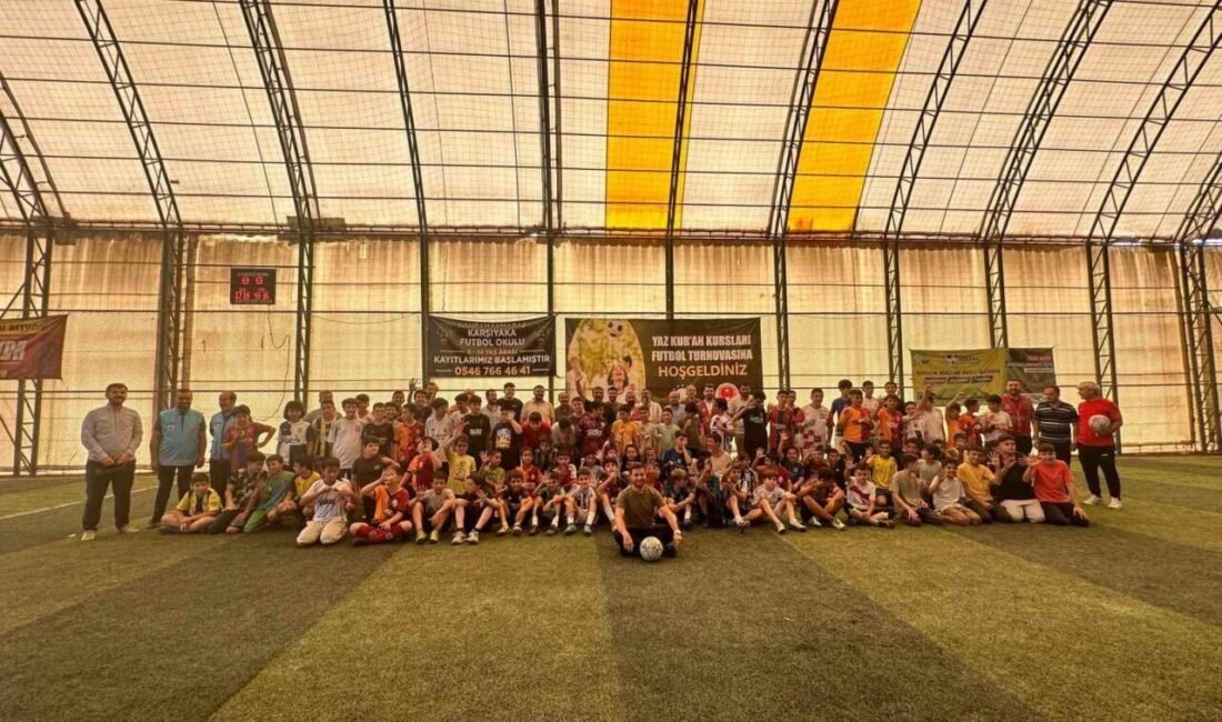 Kahramanmaraş’ta yaz Kur’an kurslarında eğitim alan öğrenciler için halı saha