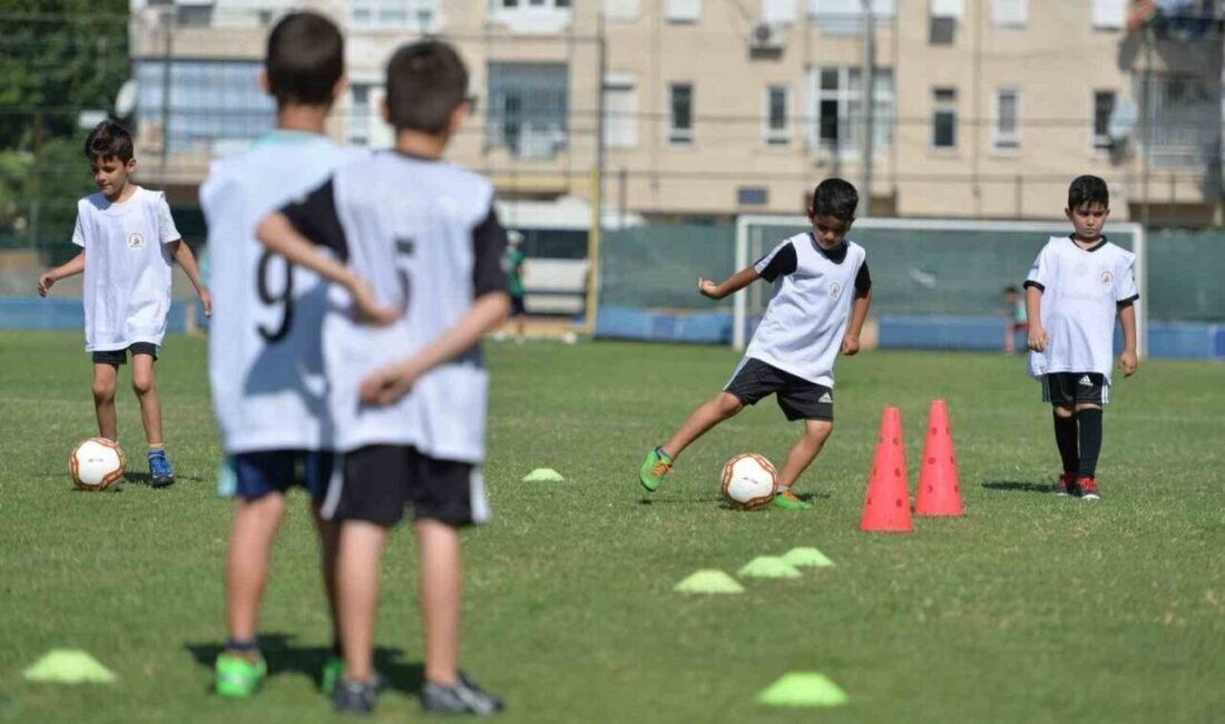 Zafer Bayramı, Muratpaşa’da sahada kutlanacak Antalya Muratpaşa Belediyesi, 30 Ağustos Zafer Bayramı’na özel bir futbol