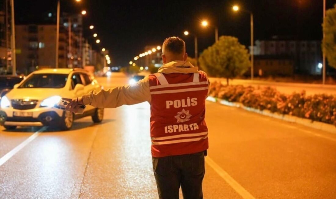 Isparta polis ekiplerince yapılan denetimlerde 186 şahıs, 73 araç ve