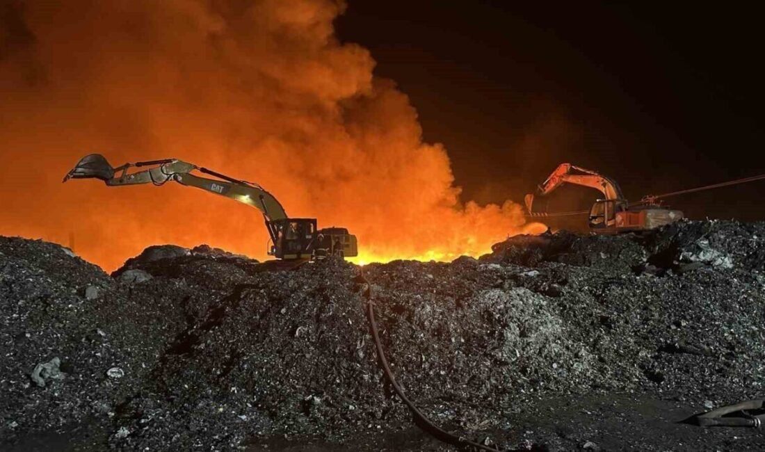 Adana’da geri dönüşüm fabrikasının bahçesinde çıkan yangın, 17 saat sonra