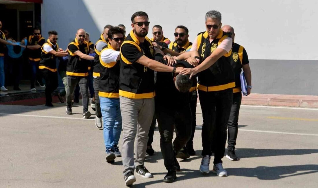 Adana’da otopark sahibini telefonla arayıp 5 milyon lira haraç isteyen,