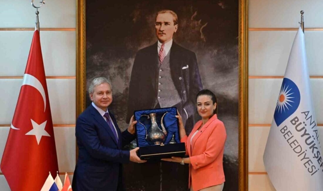 Antalya Büyükşehir Belediye Başkan Vekili Büşra Özdemir, Moskova Hükümeti Bakanı