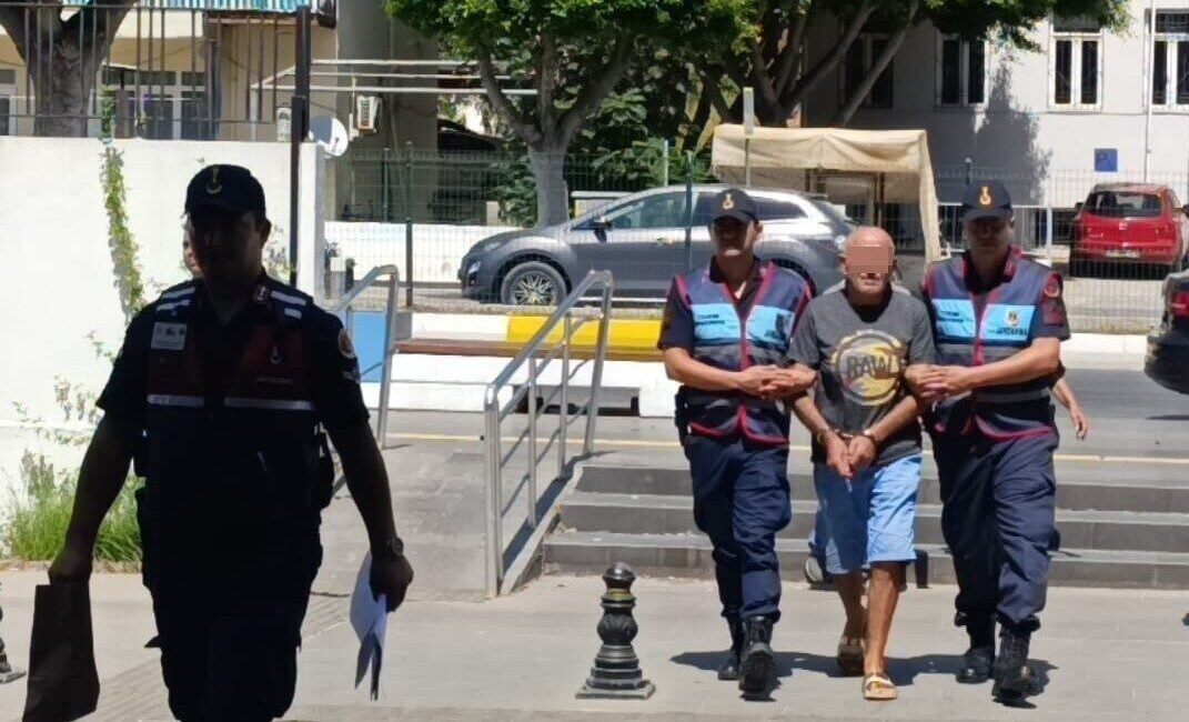 Antalya’nın Manavgat ilçesinde alacak-verecek meselesi yüzünden aralarında husumet olduğu öğrenilen
