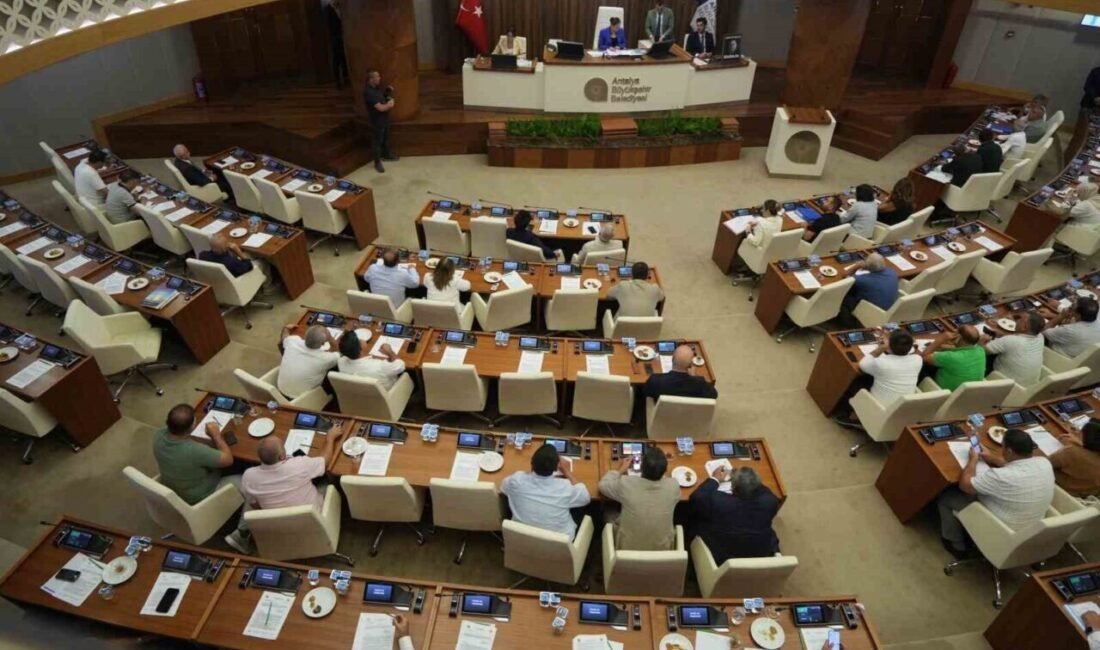Antalya Büyükşehir Belediye Meclisi’nde toplu taşıma ücretlerinde tam bilet 27
