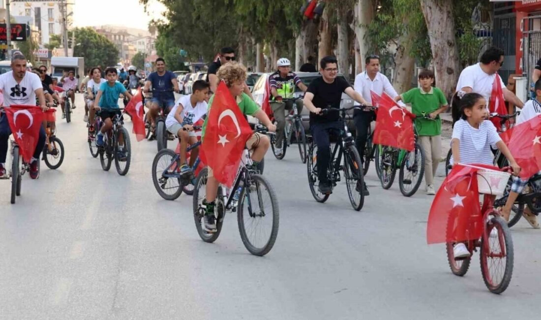 Hatay’ın Arsuz ilçesinde düzenlenen bisiklet turuna vatandaşlar ilgi gösterdi. Arsuz