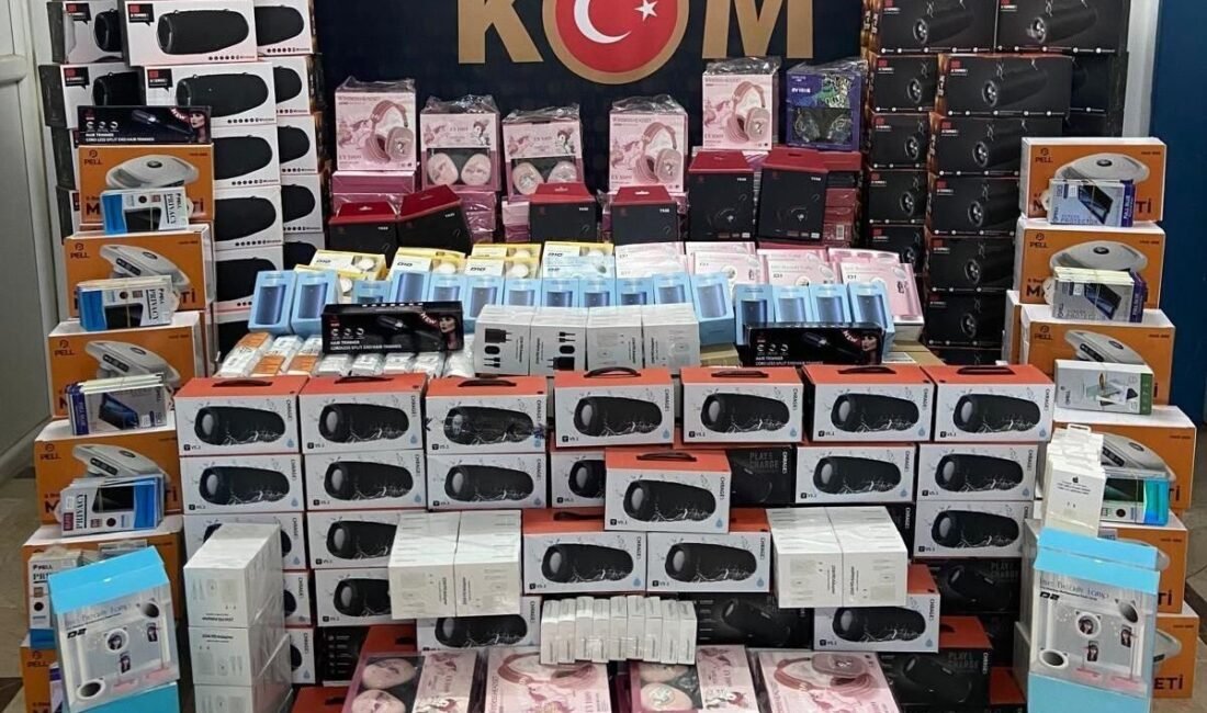 Burdur’da polis ekipleri tarafından kaçakçılık ve organize suçlara yönelik düzenlenen