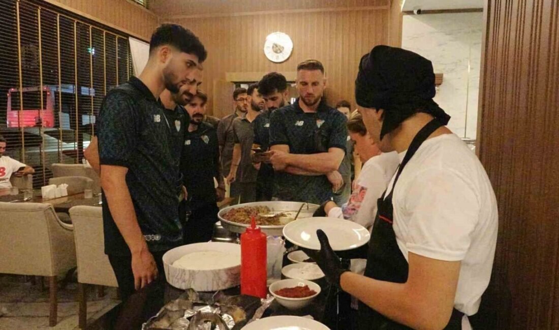 Bursaspor, Mersin deplasmanında aldığı galibiyeti, konakladıkları Park Dedeman Mersin Marina