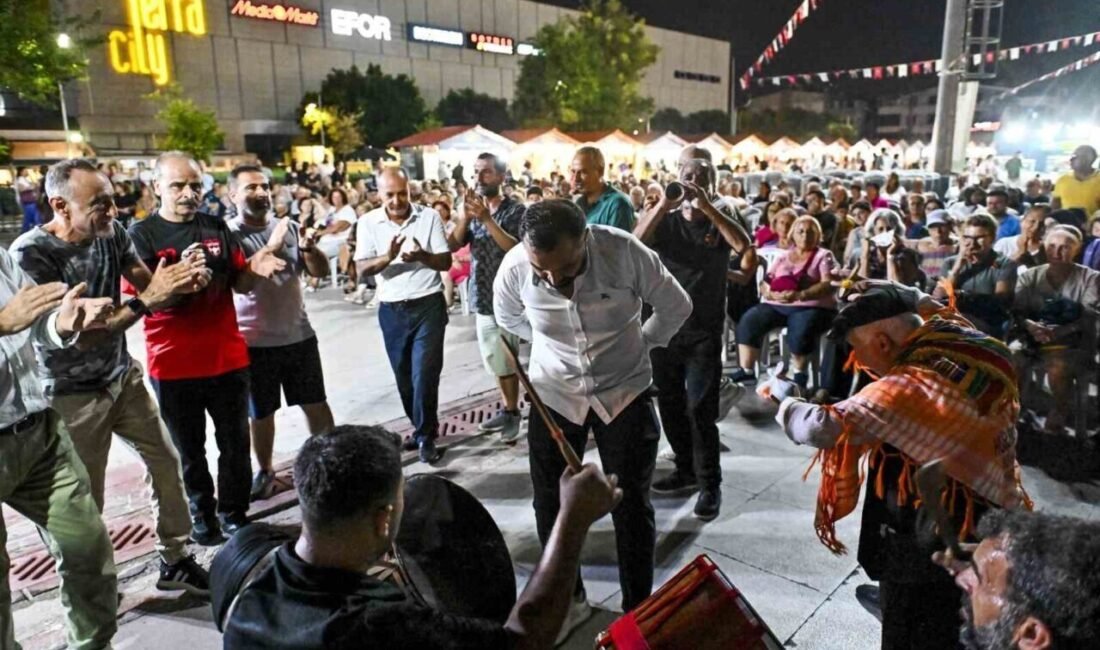 Antalya Muratpaşa Belediyesi’nin bu yıl 9’uncusunu düzenlediği Yöreler Renkler Festivali,