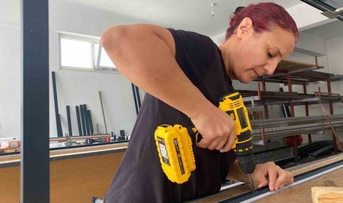 Antalya’nın Serik ilçesinde yaşayan Selver Mumcu, eşinin çalıştıracak eleman bulamadığı