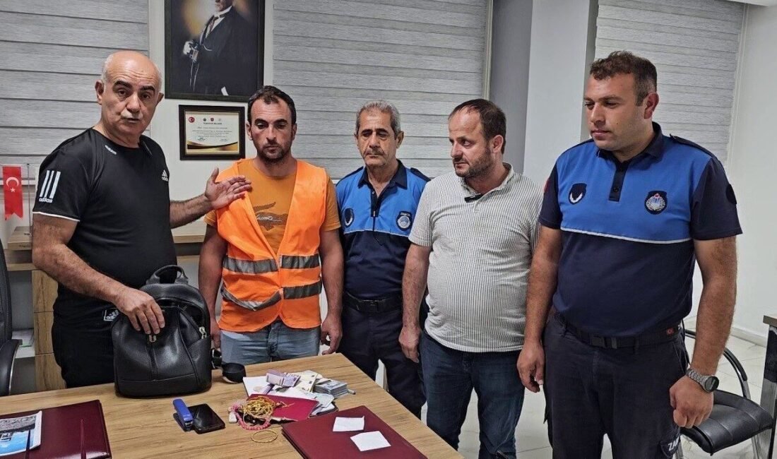 Hatay depreminde evi yıkılan ve konteynerde yaşayan vatandaş, ev almak
