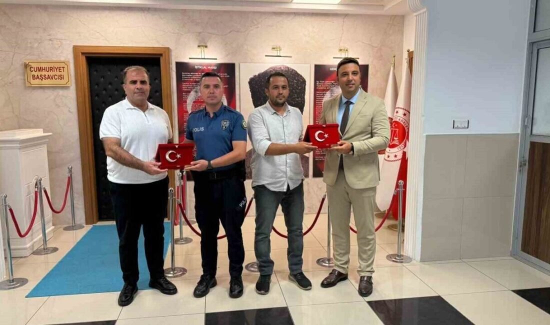 Antalya’nın Gazipaşa ilçesinde ailesiyle birlikte yürüyen kişiye silahlı saldırı düzenleyen