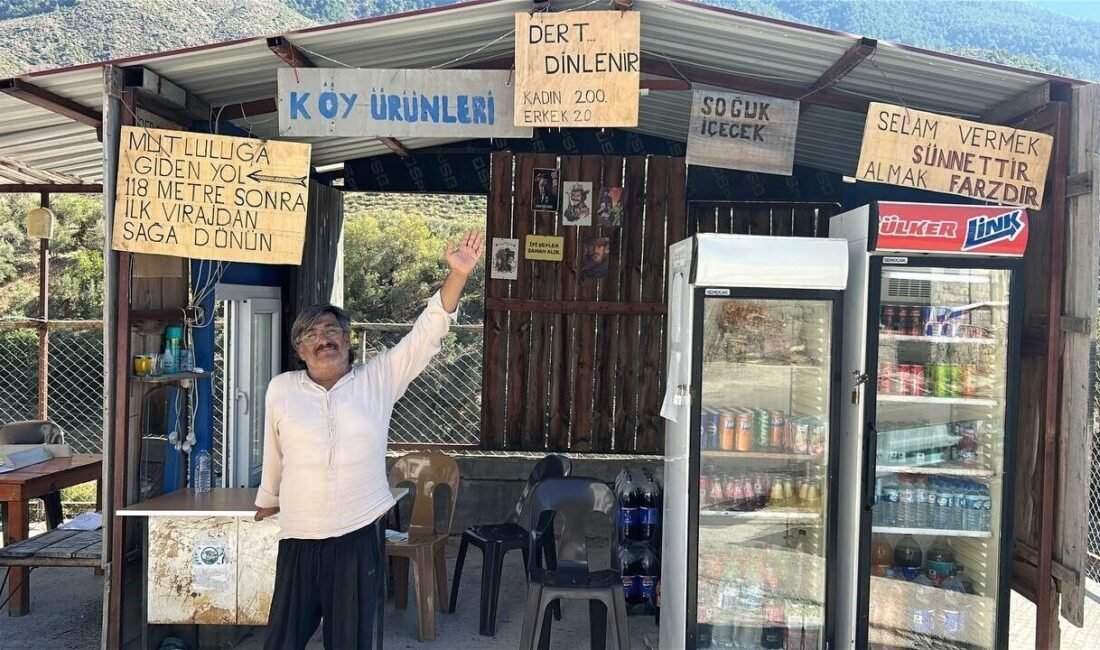 Hatay’ın Arsuz ilçesinde esnaf, iş yerine astığı “Dert dinlenir; kadın