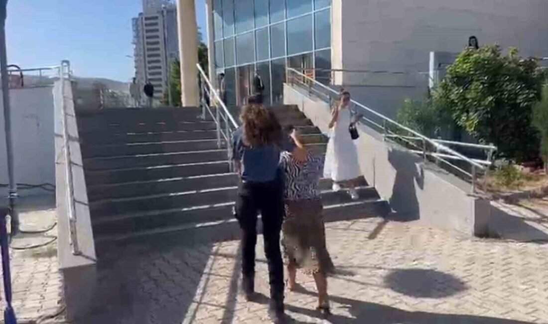 Hatay’ın İskenderun ilçesinde hırsızlık suçu nedeniyle gözaltına alınan kadın şüpheli