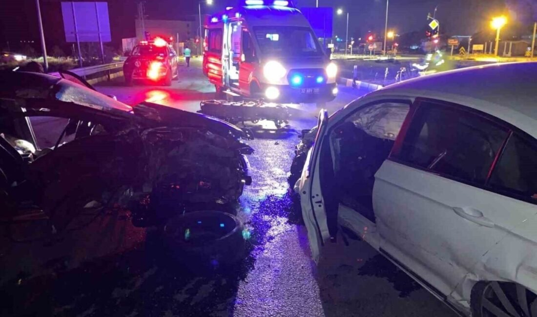 Isparta-Eğirdir kara yolunda iki otomobilin çarpıştığı kazada sürücüler yaralandı. Yaralılar