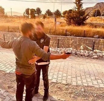 Isparta polis ekiplerince düzenlenen Narkoalan uygulamalarında 39,9 gram skunk ve