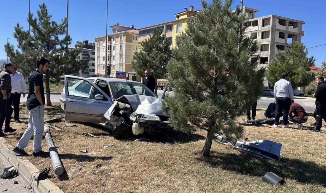 Kahramanmaraş’ta meydana gelen trafik kazasında 2 kişi yaralandı. Kaza, Göksun