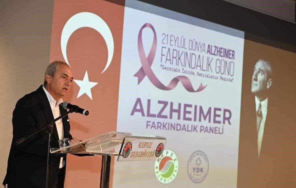 Dünya Alzheimer Farkındalık Paneli’nde konuşan Kepez Belediye Başkanı Mesut Kocagöz,