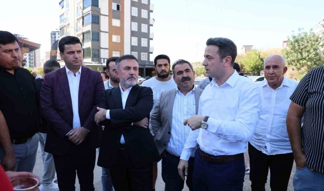 Kozan ilçesinde çevre yolu düzenlemesiyle ilgili bilgi alan AK Parti