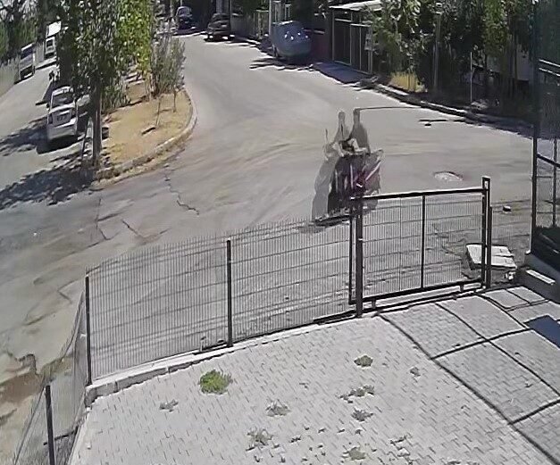 Adana’da lise öğrencisinin telefonunu kapkaç yöntemi ile çalan şüpheli yakalanıp